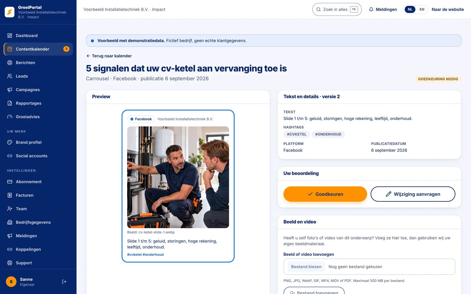 Goedkeuringsscherm in het GroeiPortal met voorbeelddata: preview van een bericht met knoppen om goed te keuren of een wijziging te vragen.
